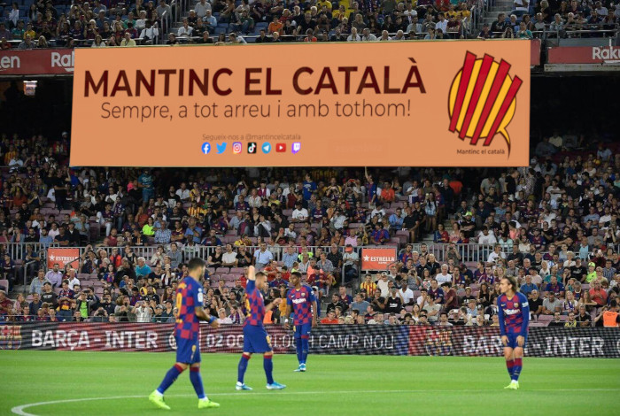 Pancarta Mantinc el català